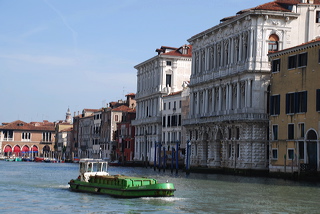 bateau poubelle Venise